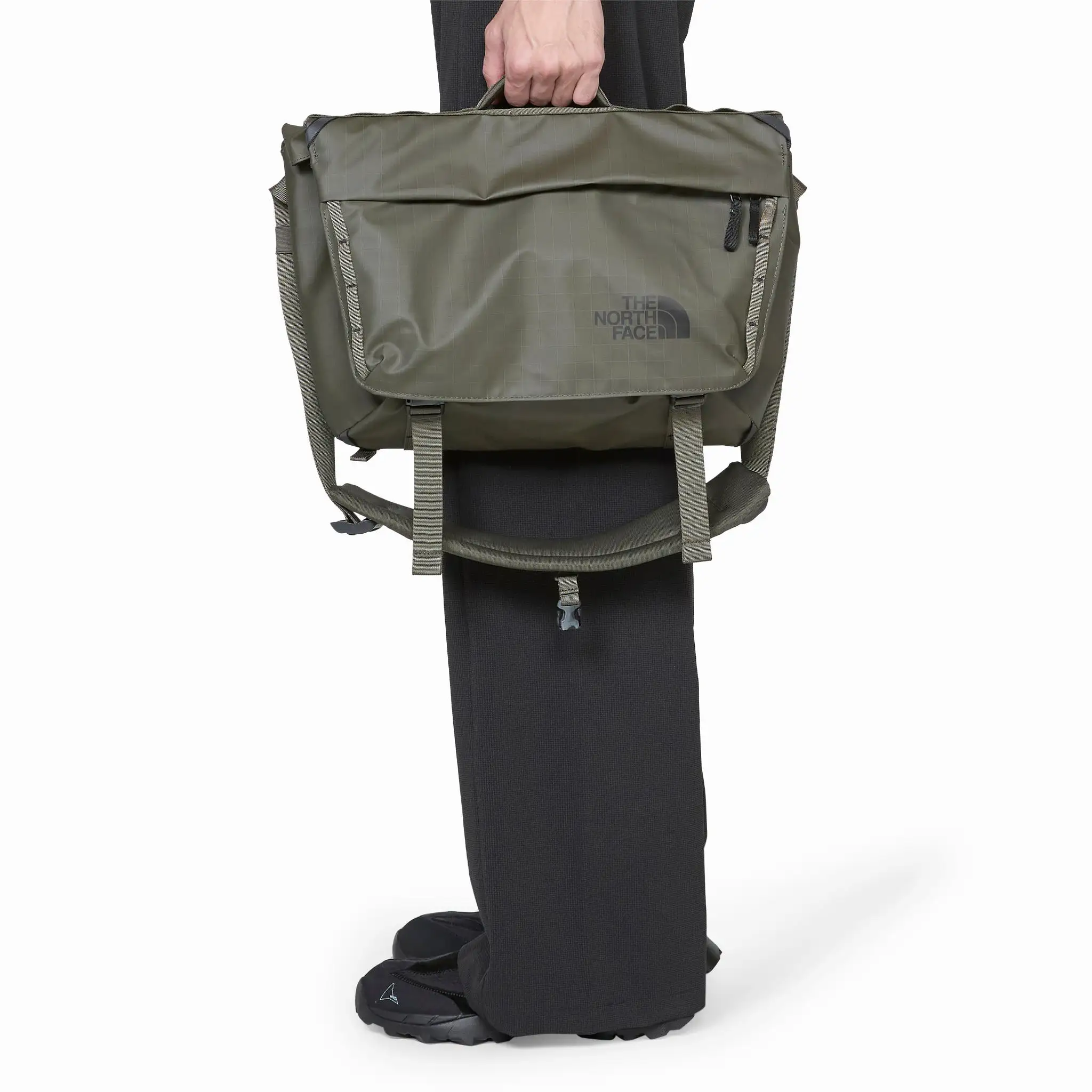 Base Camp Voyager Messenger Bag New Taupe Green | TNF Black