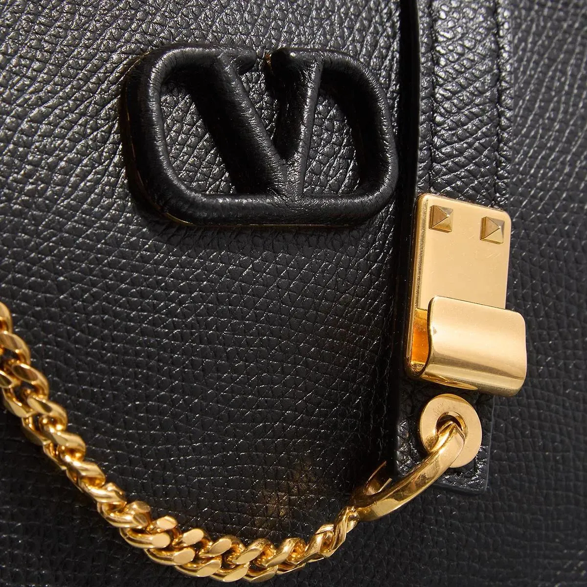 Valentino Garavani  V Logo Signature Mini Bag Nero