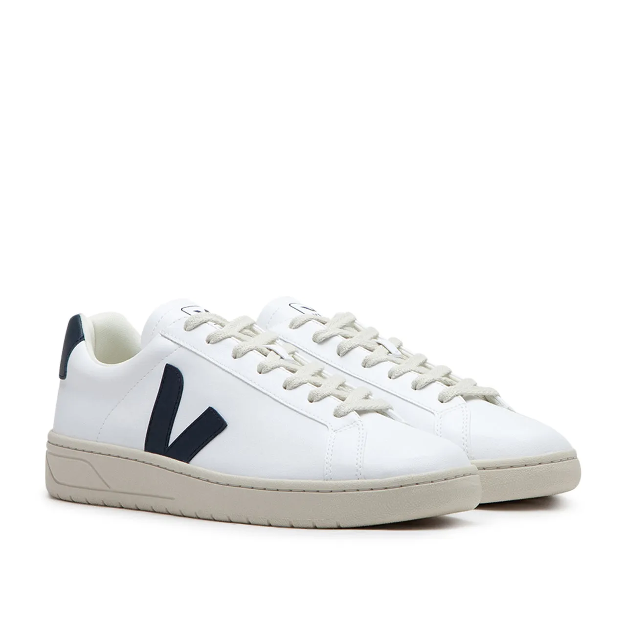 Veja URCA CWL (White / Navy)