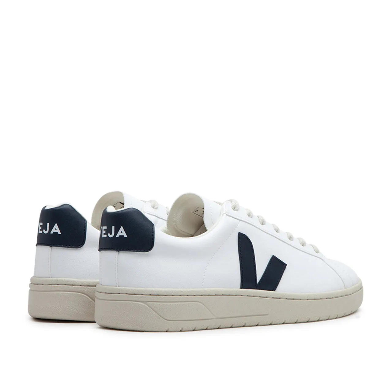 Veja URCA CWL (White / Navy)