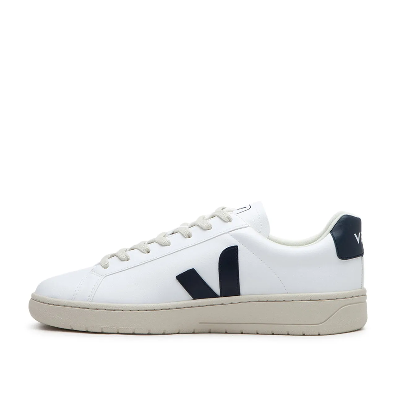 Veja URCA CWL (White / Navy)