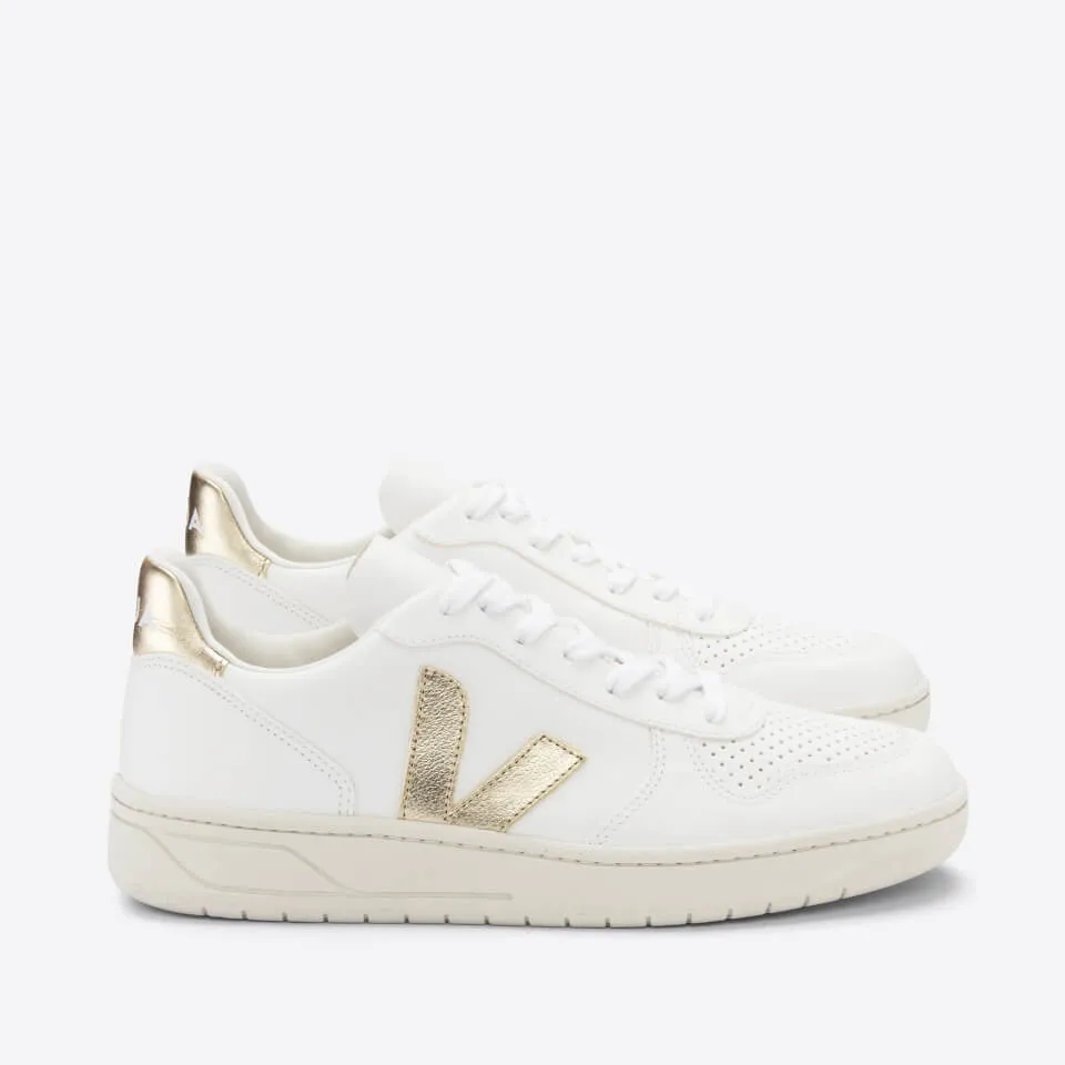 Veja V-10 Chrome-Free Leather Trainers - UK 2 | Coggles