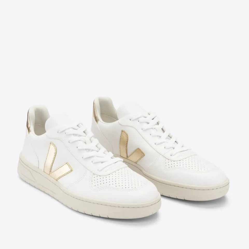 Veja V-10 Chrome-Free Leather Trainers - UK 2 | Coggles