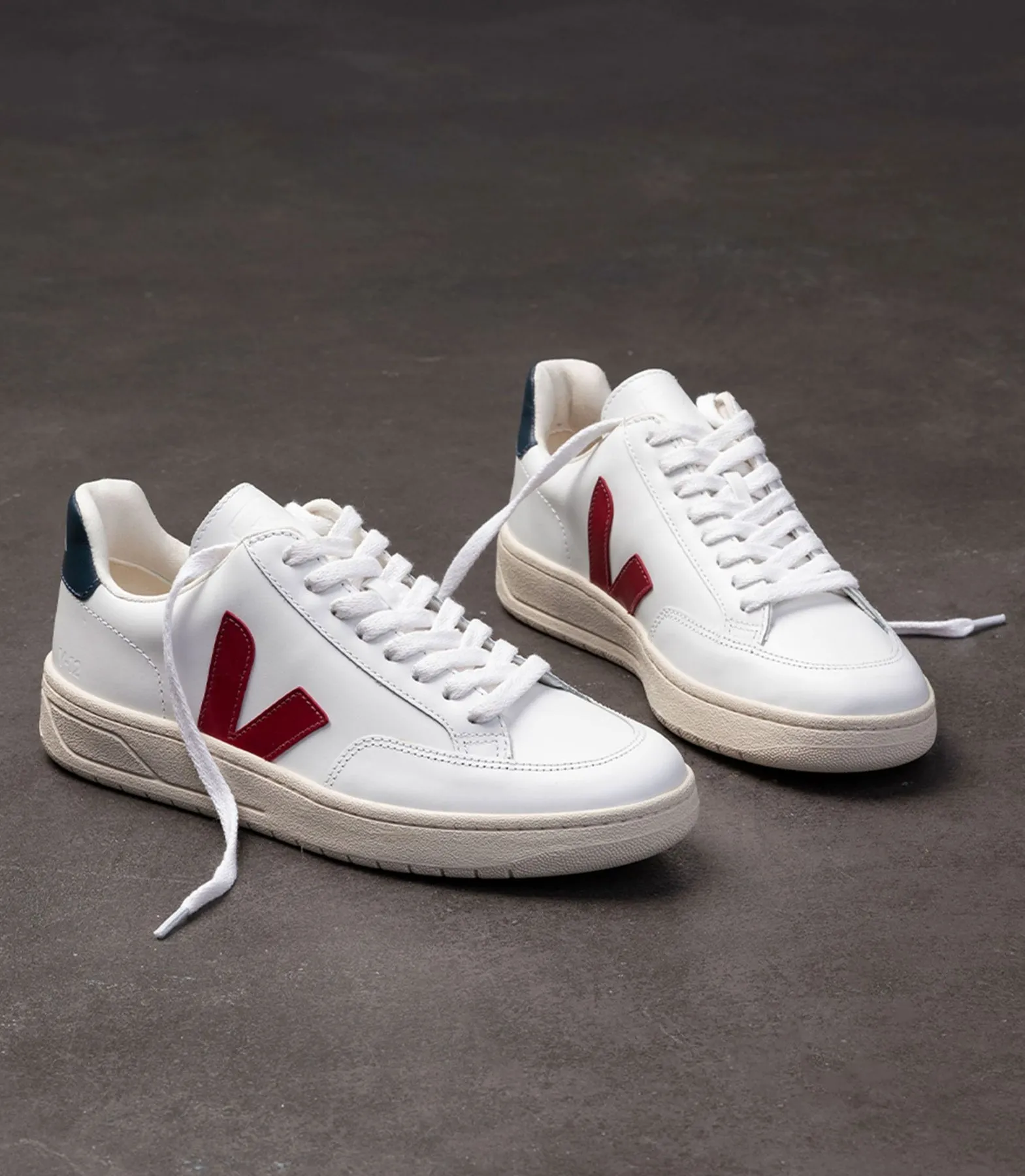 Veja V-12 Trainers - Leather Extra White/Marsala/Nautico