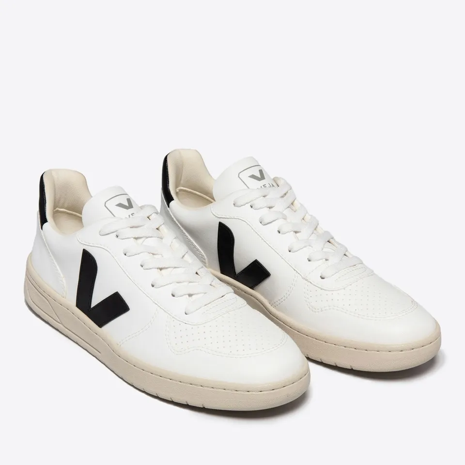 Veja Women's V-10 Vegan Cotton-Canvas Trainers - UK 3 | Coggles