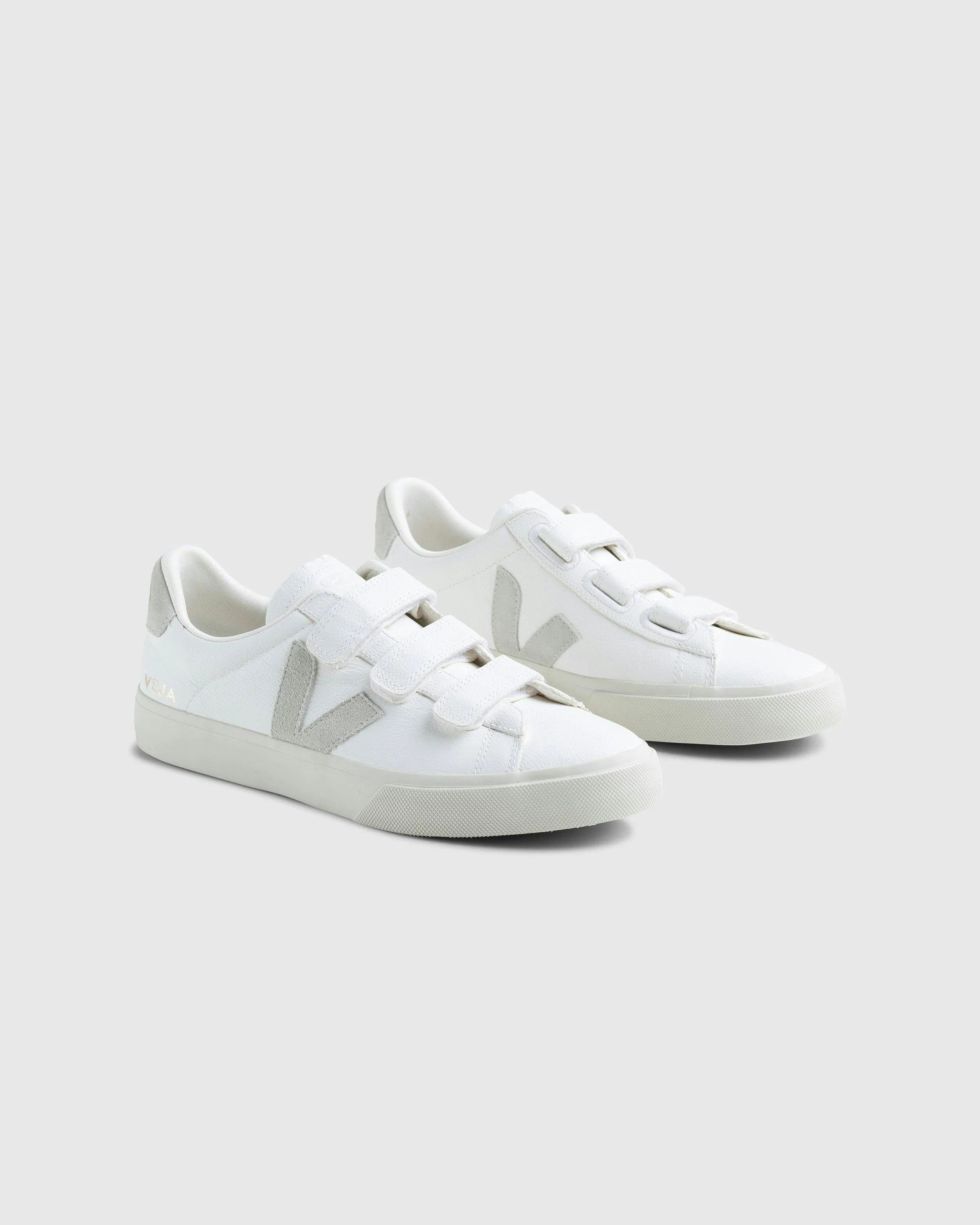 VEJA – Recife Chrome-Free Leather White/Natural | Highsnobiety Shop