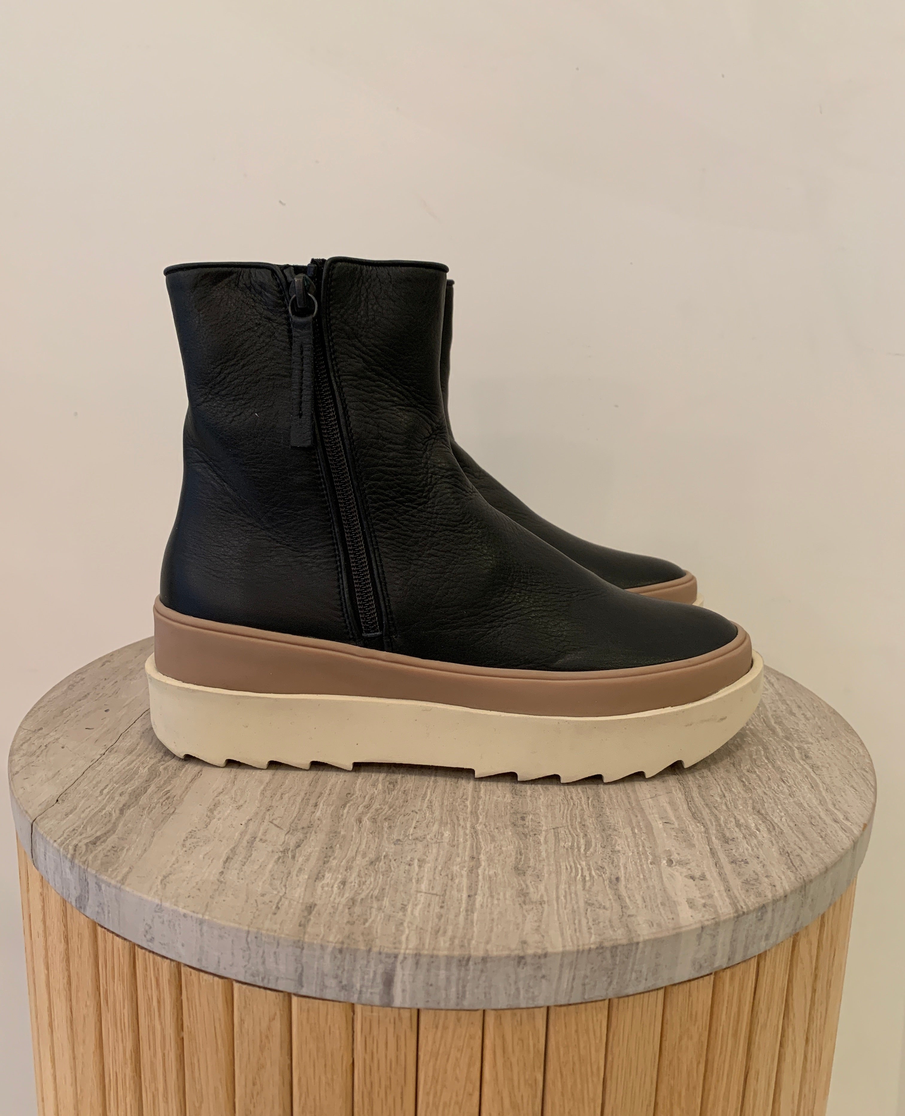 Warehouse Sale - Felix Boot Black Leather