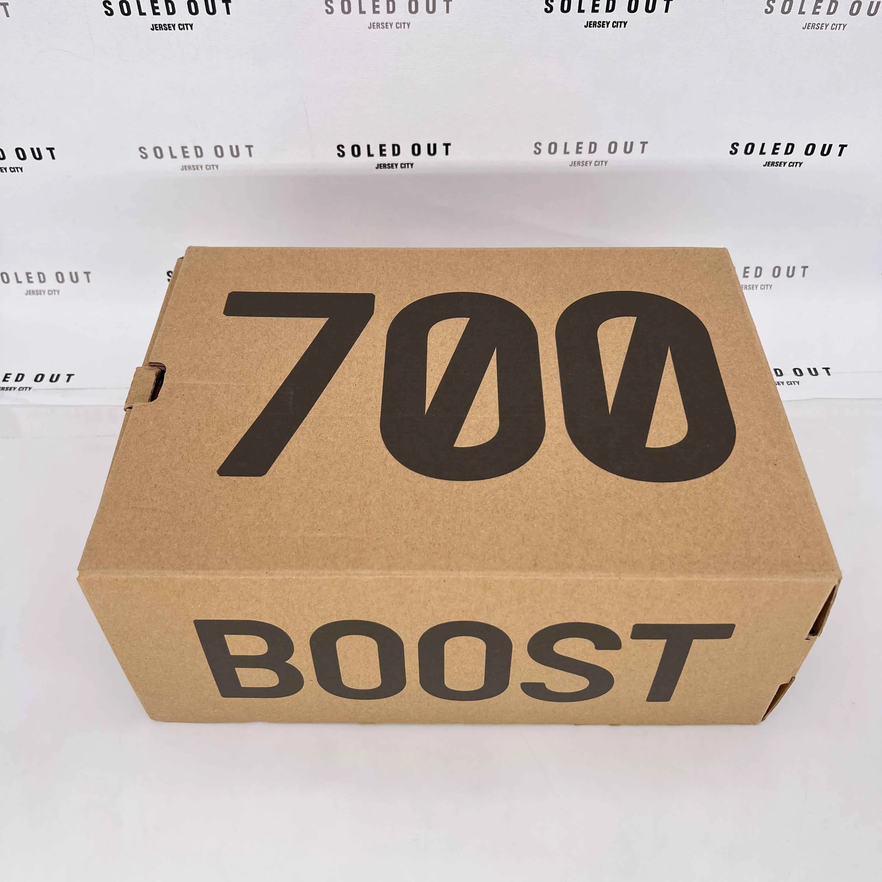 Yeezy 700 Inertia 2019 New (Cond) Size 8